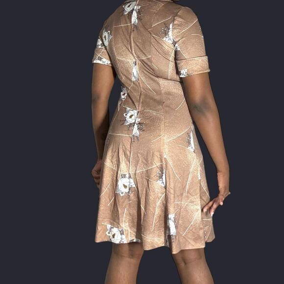 Vintage brown/white floral collared dress - Picture 4 of 6